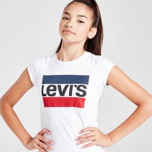 Levi's t-shirt